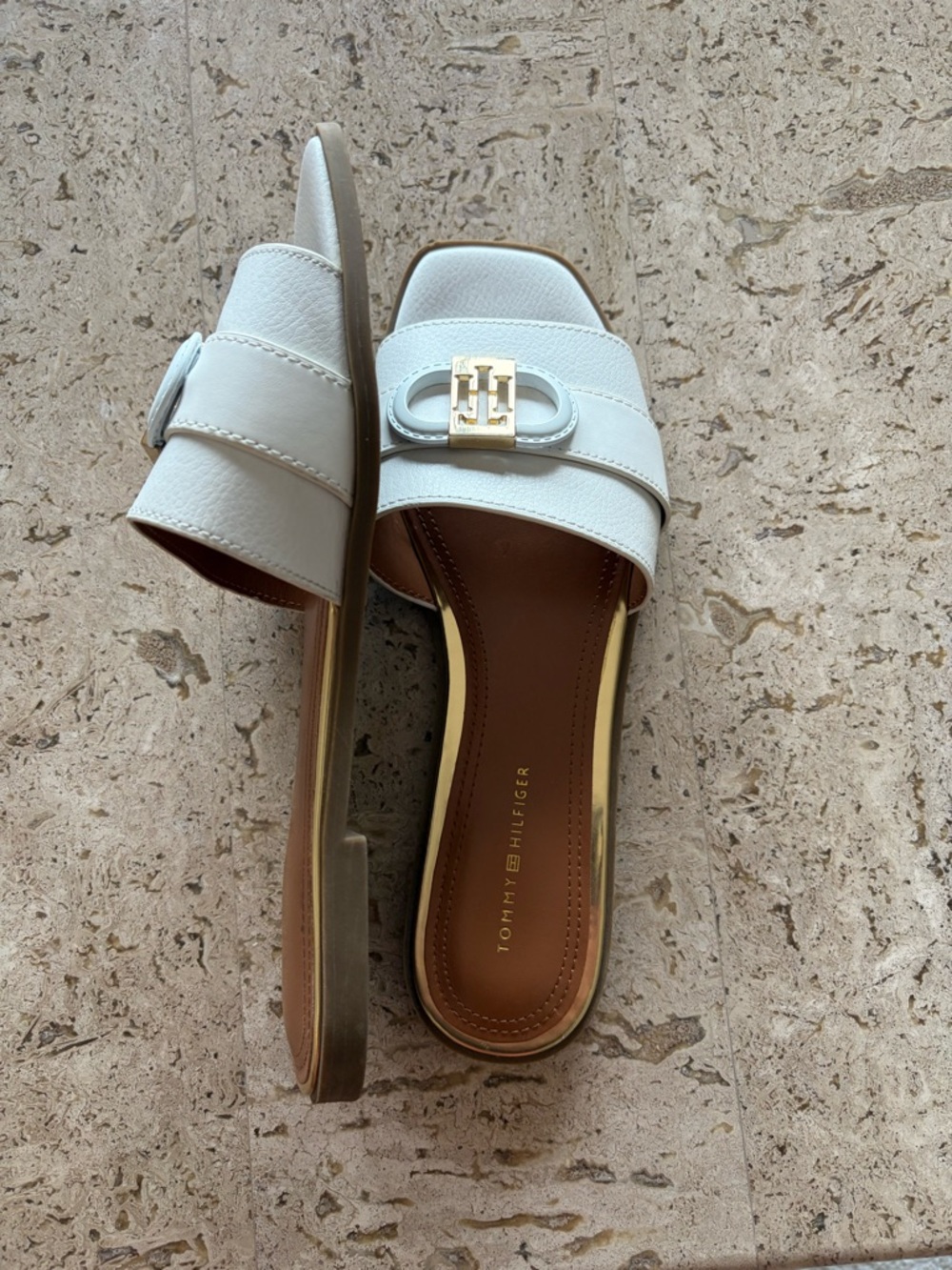Tommy Hilfiger White Pallavi Flat Sandals, Sz 8M, perfect condition. - Picture 3 of 3